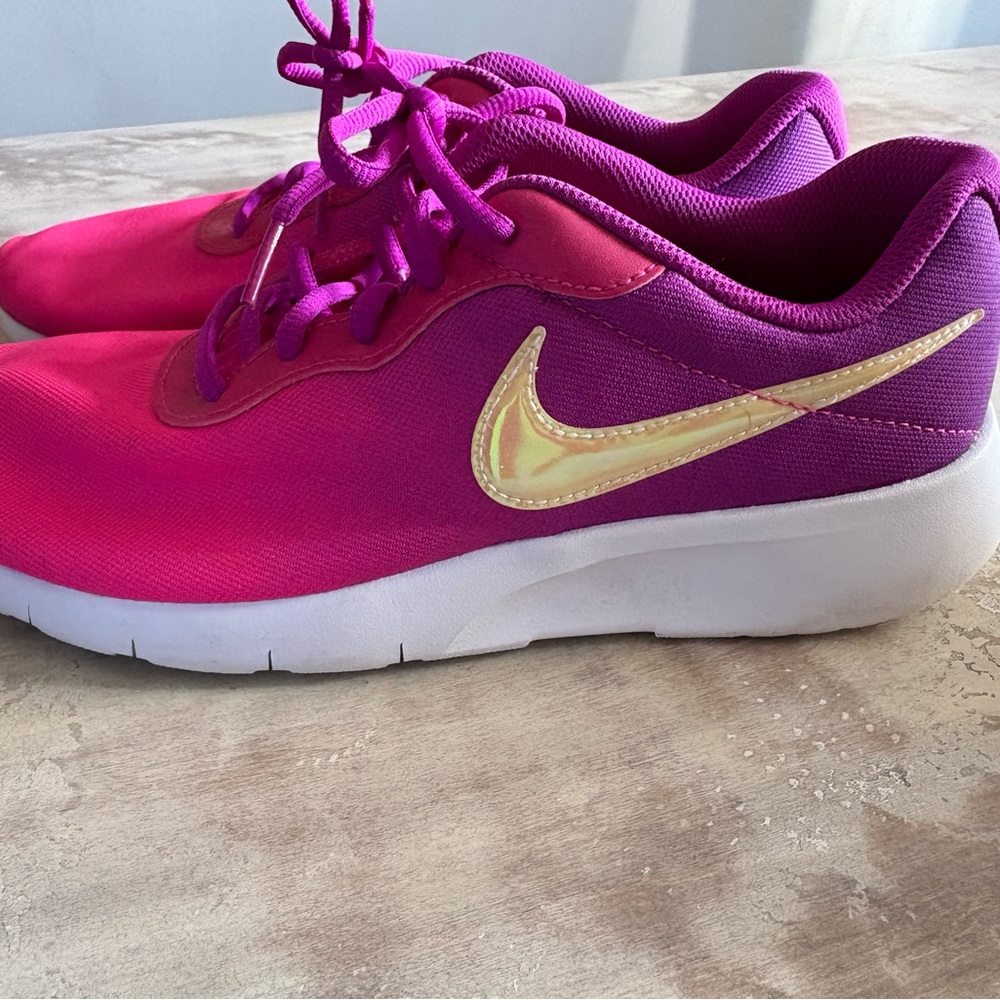 Nike Fuchsia and Violet Running Shoes